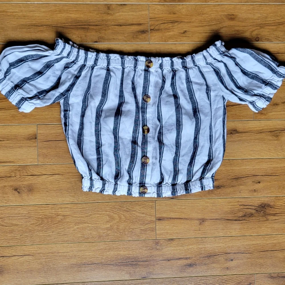 โจ๏ธ 2/$10 Revamped Cropped Off The Shoulder Shirt - Picture 1 of 2